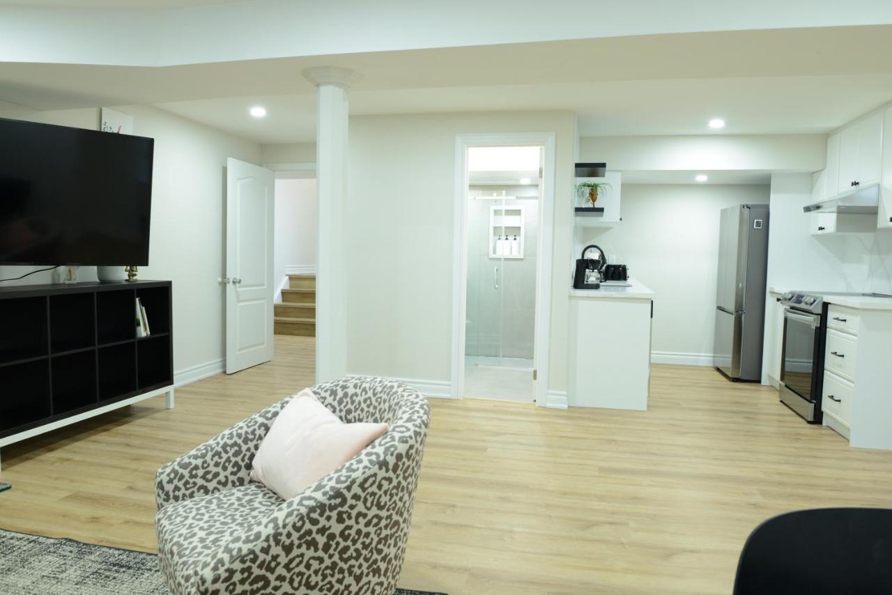 Spacious 2-Bed-Room Near Yonge & Major Mackenzie ريتشموند هيل المظهر الخارجي الصورة